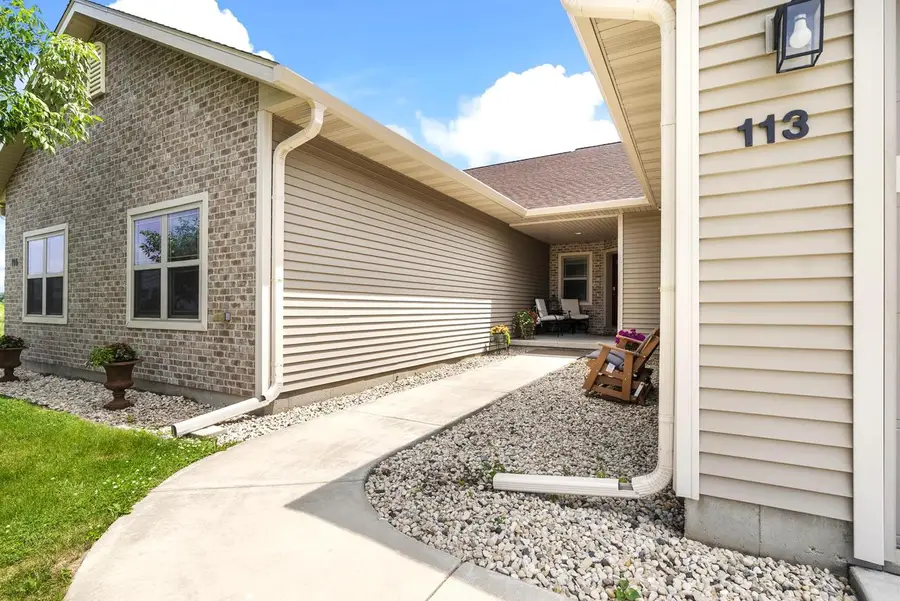 113 Community DRIVE, Fall River, WI 53932 - #2