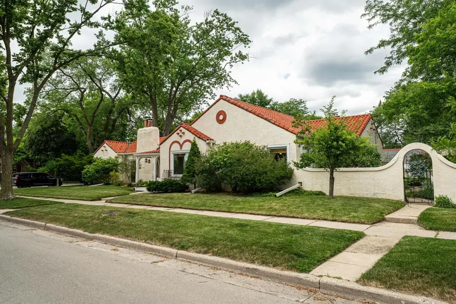 130 W Birch AVENUE, Whitefish Bay, WI 53217 - #3