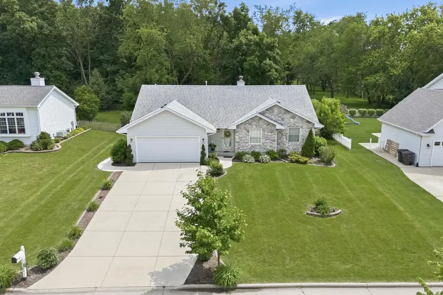 390 Garrison DRIVE, Lake Geneva, WI 53147 - #2