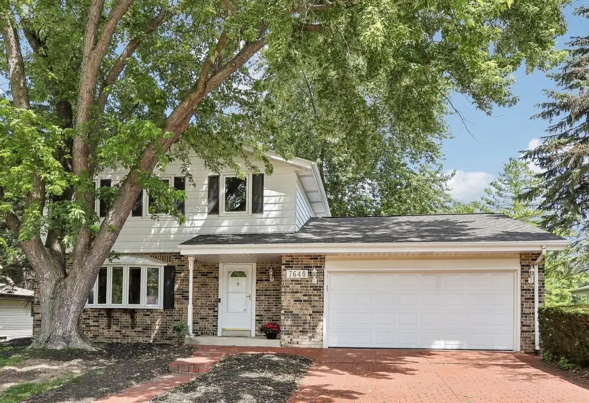 7648 S Pine AVENUE, Oak Creek, WI 53154 - #1