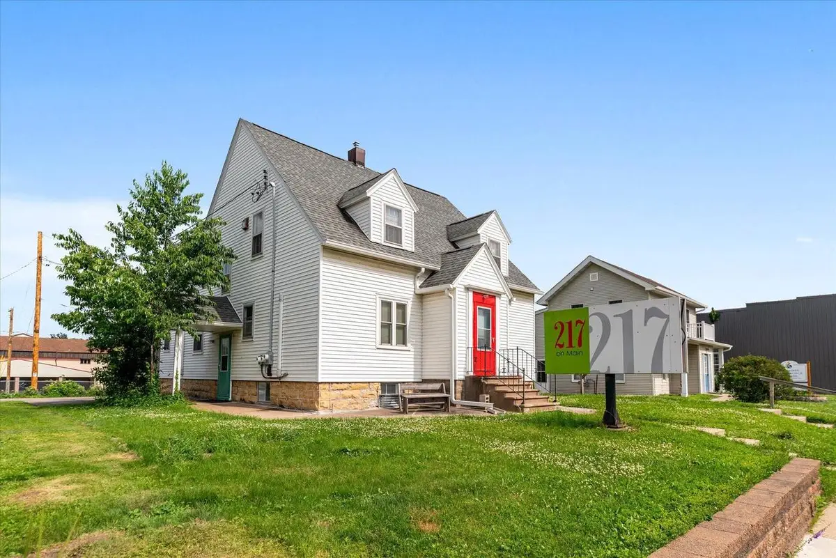 217 N Main STREET, Viroqua, WI 54665 - #1
