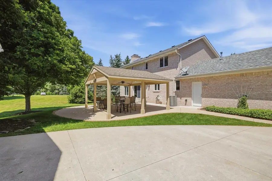 N75W29135 Pledl LANE, Hartland, WI 53029 - #2