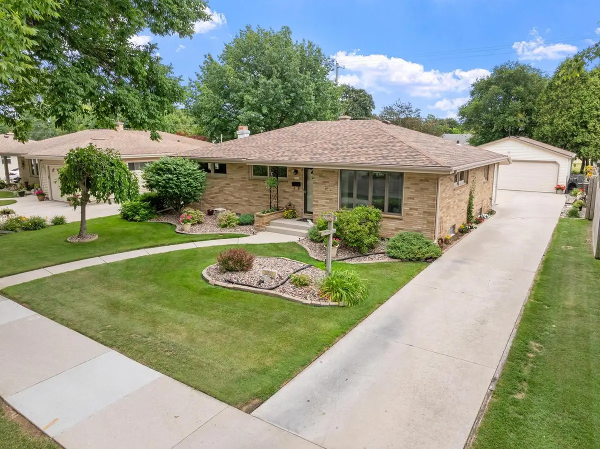 2821 S 18th STREET, Sheboygan, WI 53081 - #1