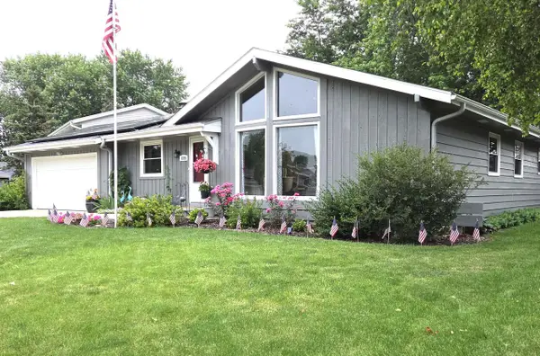9395 S Burrell STREET, Oak Creek, WI 53154