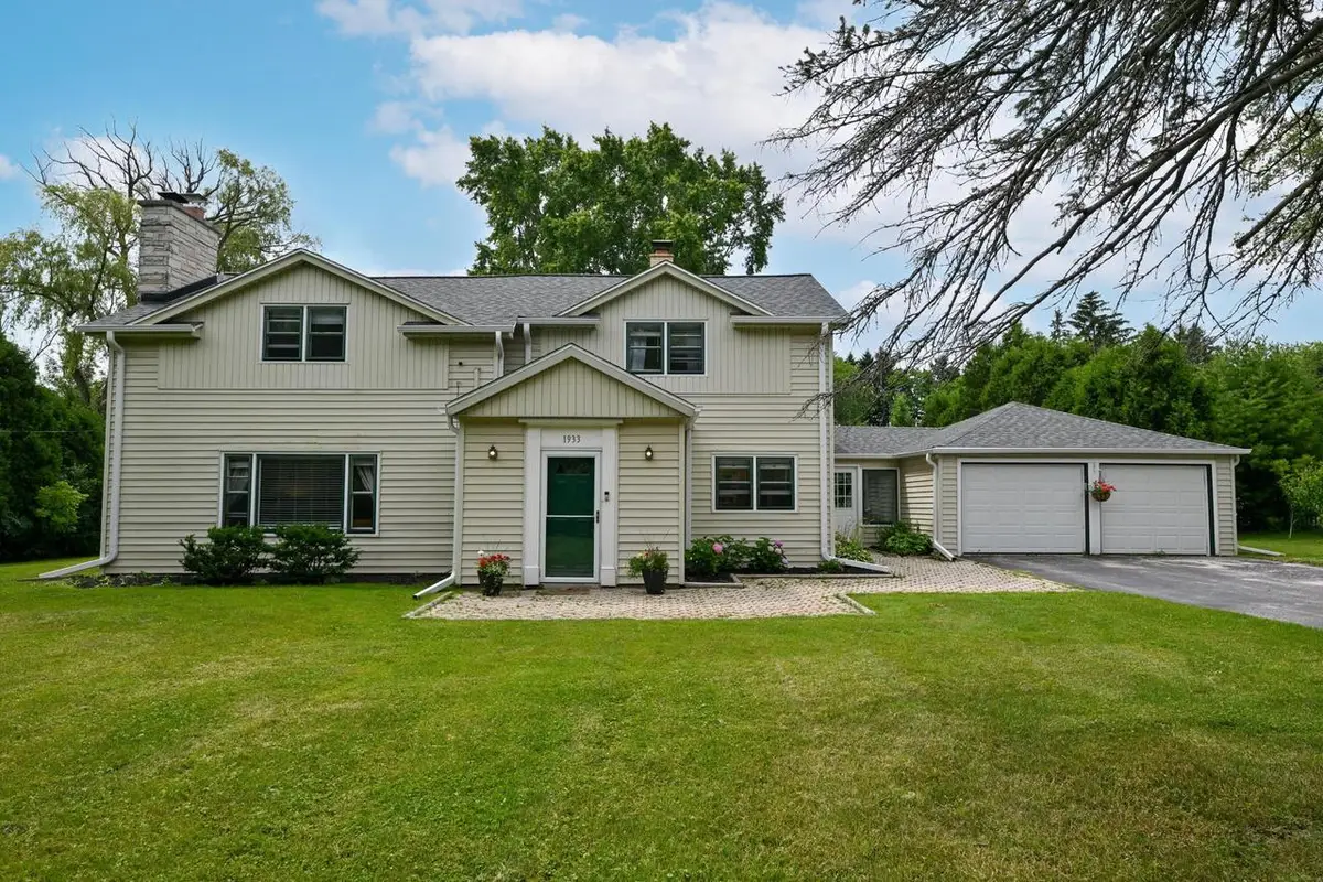1933 W Donges Bay ROAD, Mequon, WI 53092 - #1