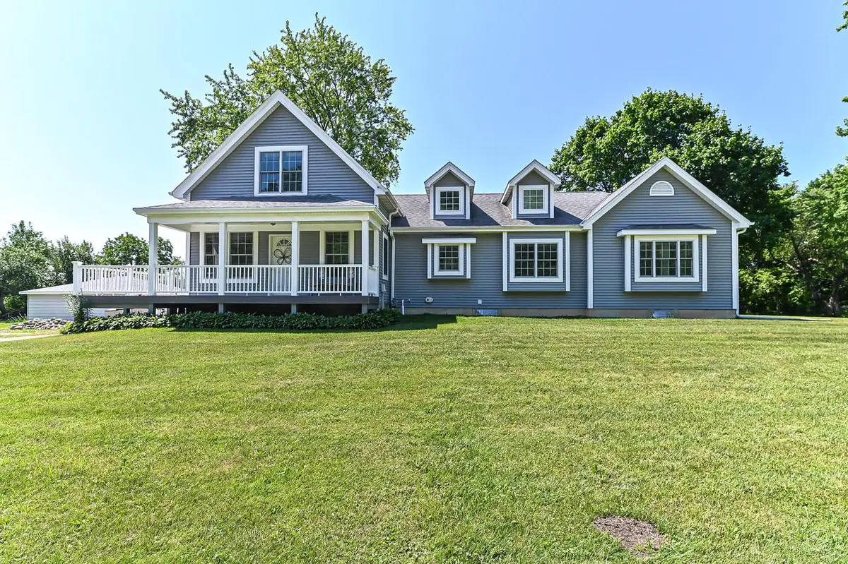 3665 E Fitzsimmons ROAD, Oak Creek, WI 53154 - #1