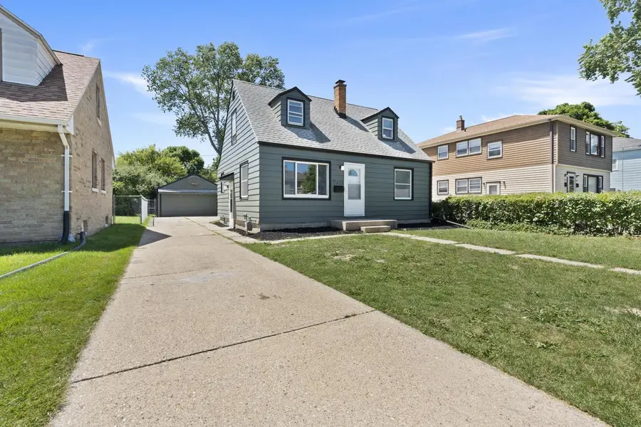 5331 N 61st STREET, Milwaukee, WI 53218 - #2