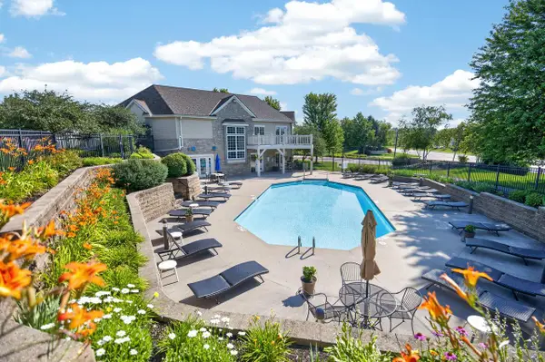 21834 N Weather Edge CIRCLE #G, Lannon, WI 53046