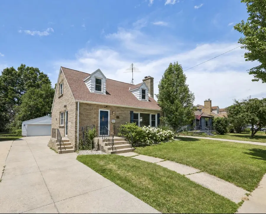 618 Fair STREET, West Bend, WI 53090 - #2