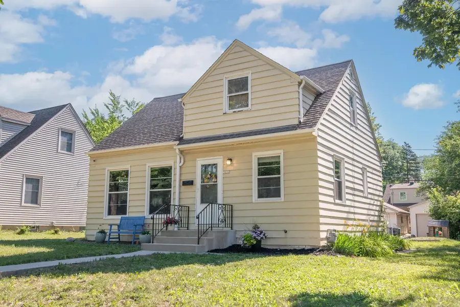 3222 N 82nd STREET, Milwaukee, WI 53222 - #2