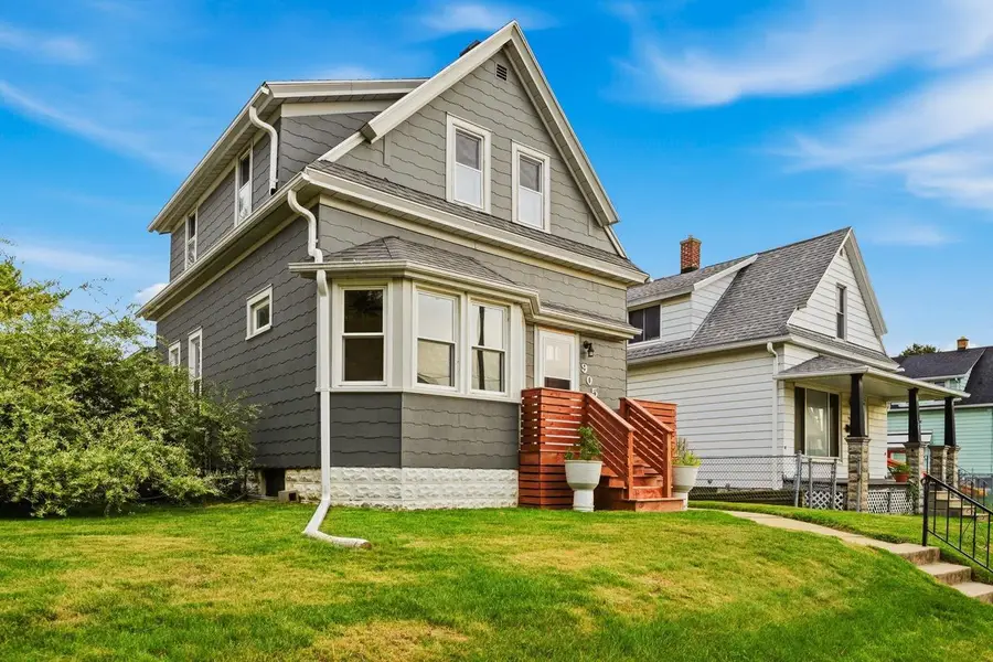 905 Manitoba AVENUE, South Milwaukee, WI 53172 - #2