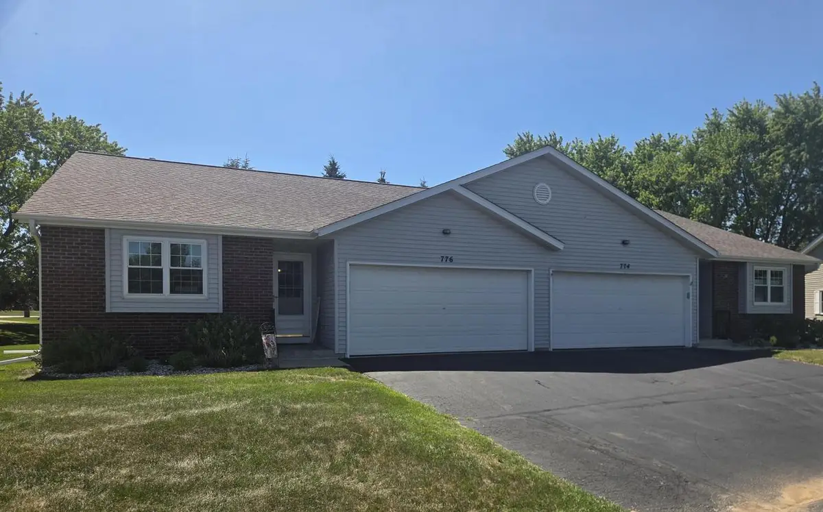 776 FOXTAIL COURT #2B, West Bend, WI 53095 - #1