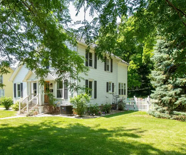 211 N Ferry DRIVE, Lake Mills, WI 53551