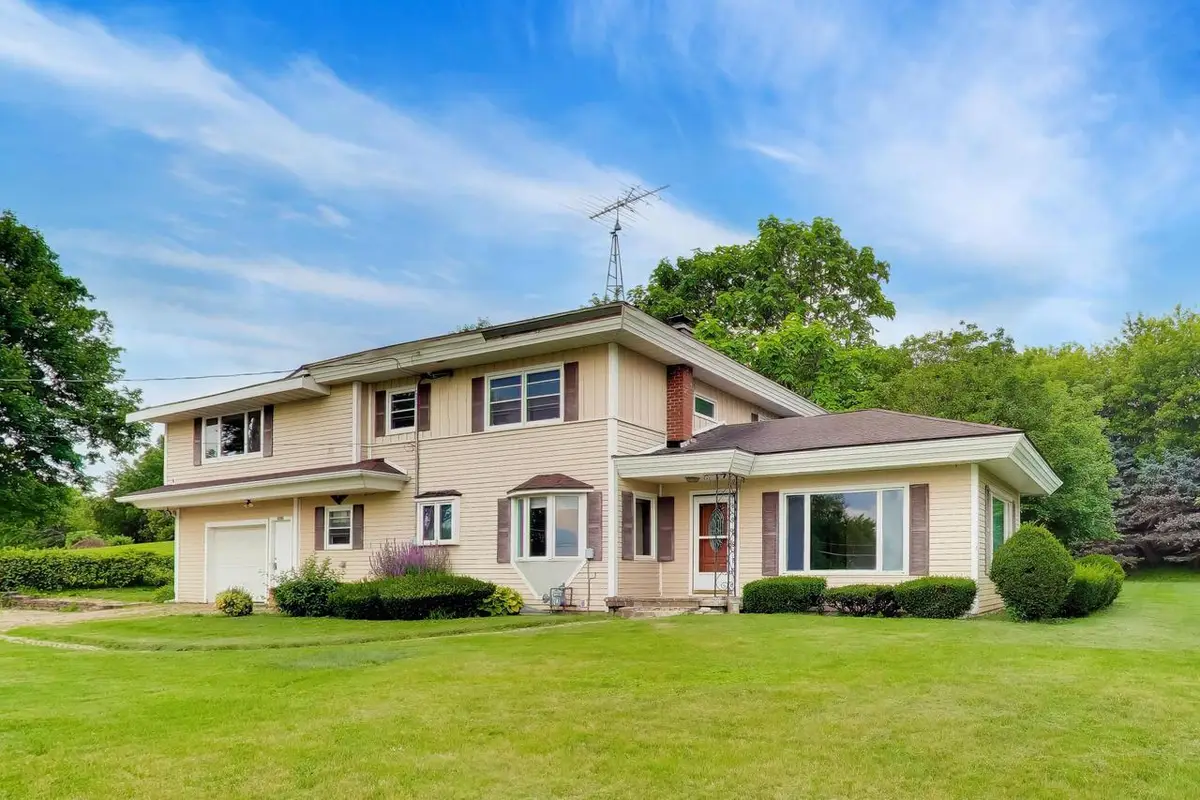 6304 368th AVENUE, Burlington, WI 53105 - #1