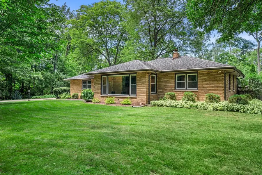 19500 W Pinecrest LANE, New Berlin, WI 53146 - #2