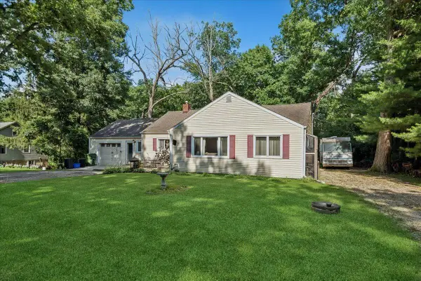 3265 Lockwood BOULEVARD, Lake Geneva, WI 53147