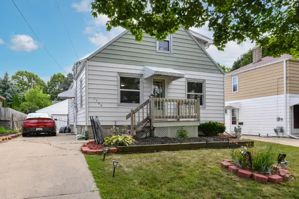 1705 E Eden PLACE, Saint Francis, WI 53235