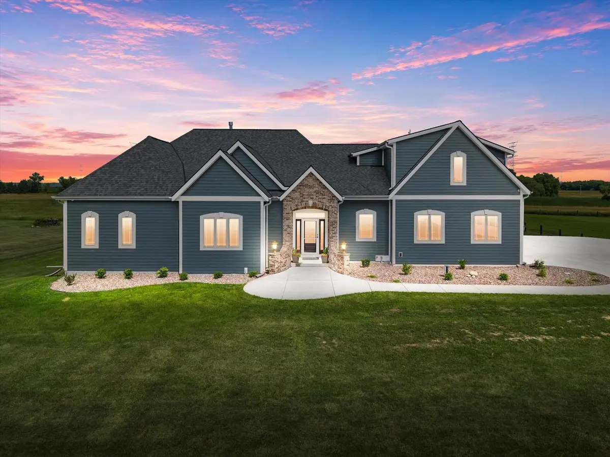 W187S10596 Kelsey DRIVE, Muskego, WI 53150 - #1