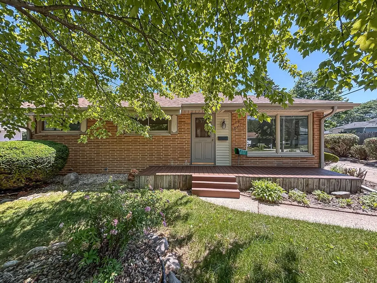 W152N8310 Elm LANE, Menomonee Falls, WI 53051 - #1