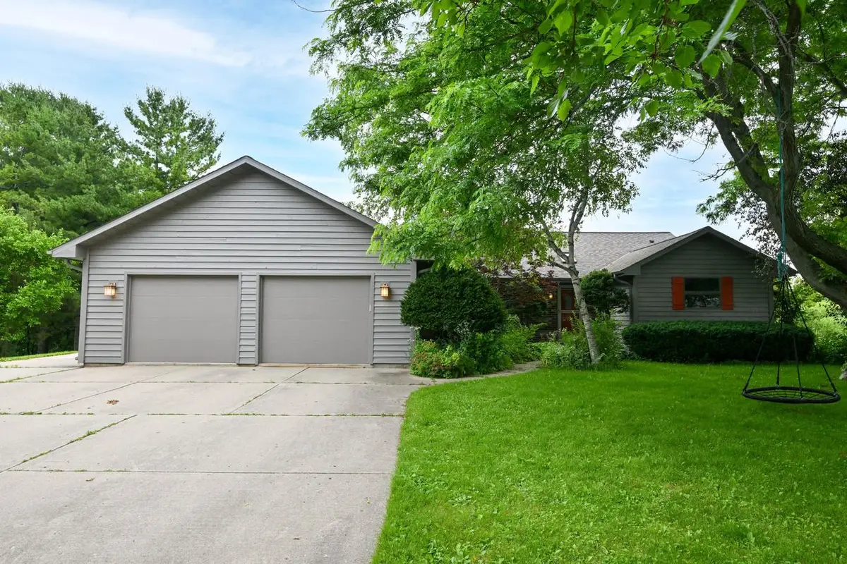 S20W27456 Fenway DRIVE N, Waukesha, WI 53188 - #1