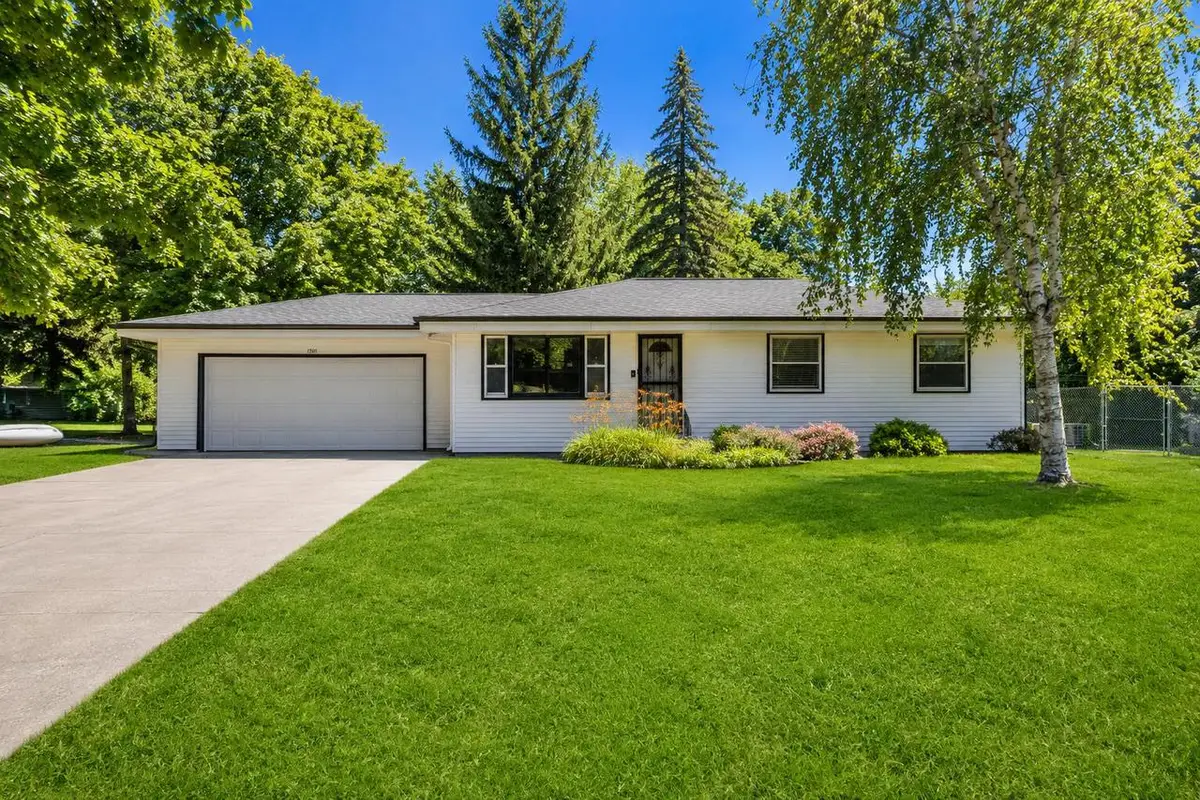 17701 W Rogers DRIVE, New Berlin, WI 53146 - #1