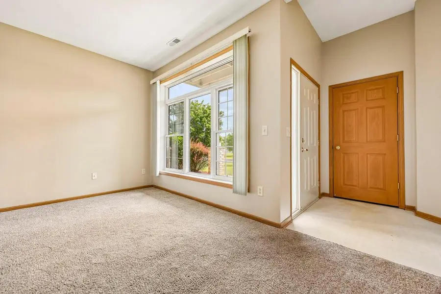 6949 S Rolling Meadows CIRCLE, Oak Creek, WI 53154 - #2
