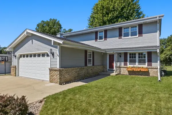 2212 Allen LANE, Waukesha, WI 53186