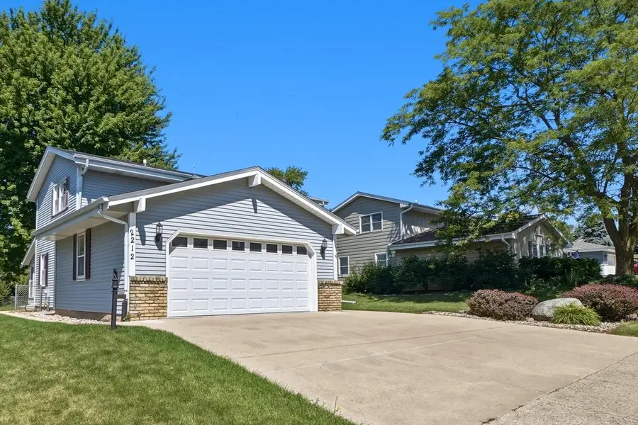 2212 Allen LANE, Waukesha, WI 53186 - #3