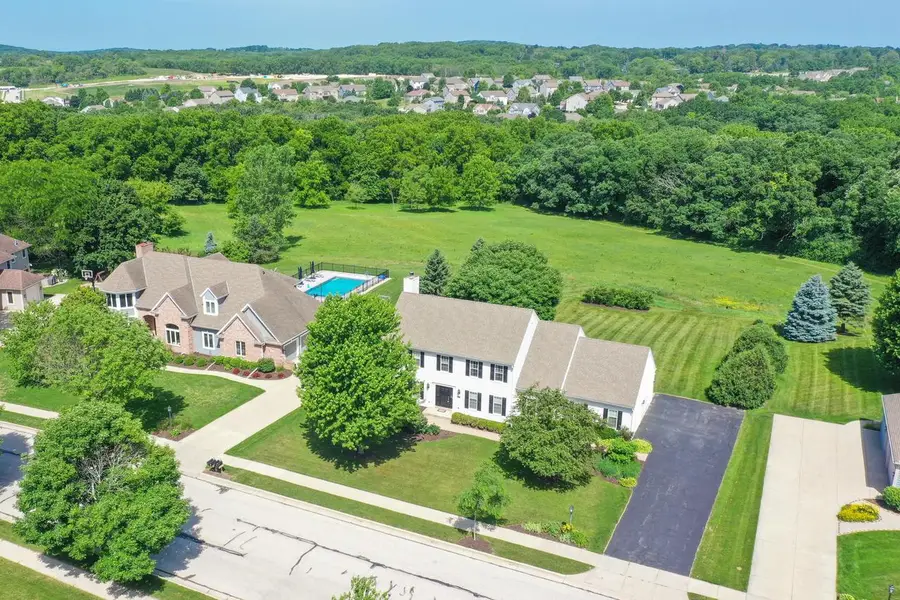 1836 Tallgrass CIRCLE, Waukesha, WI 53188 - #2