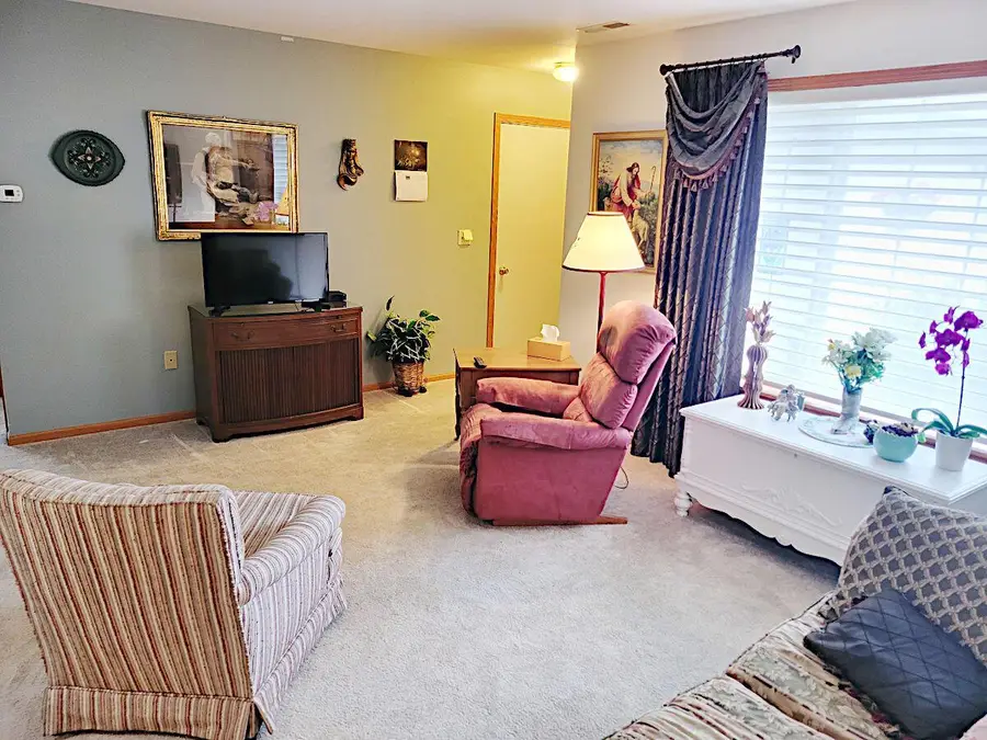 9374 W Loomis ROAD #7, Franklin, WI 53132 - #3