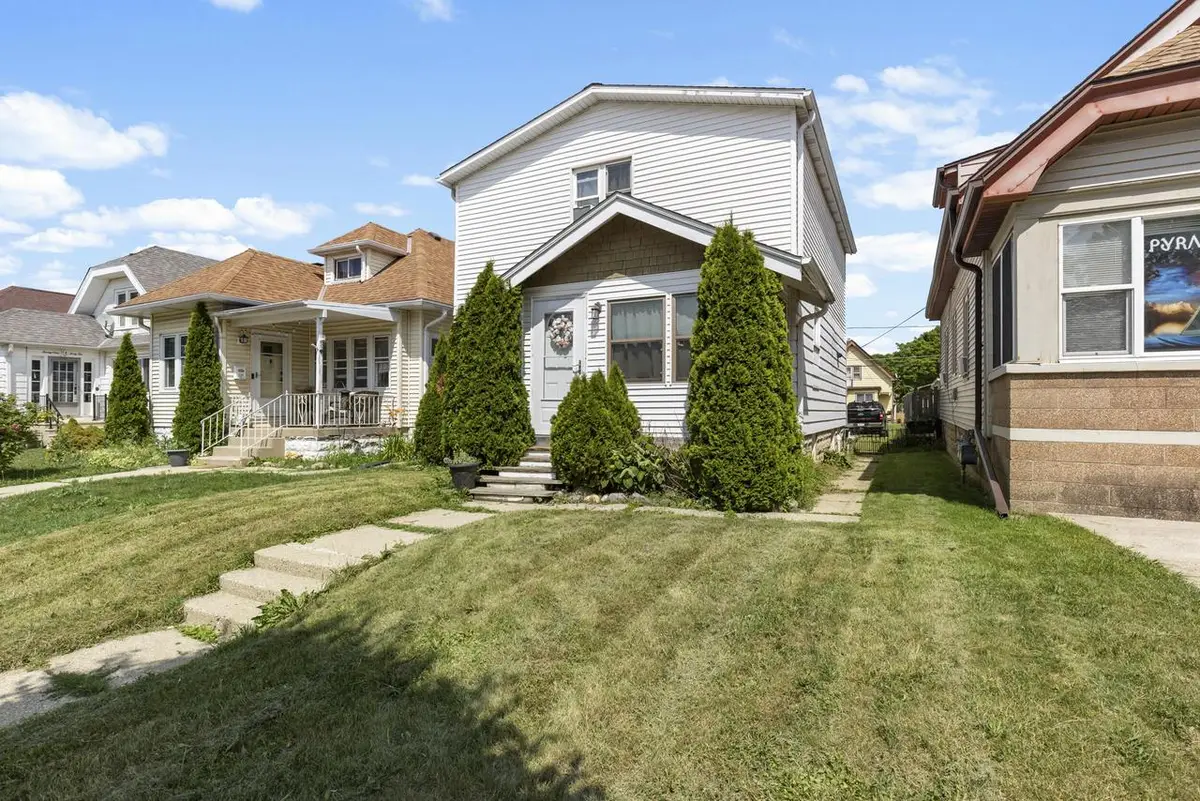 2152 S 72nd STREET, West Allis, WI 53219 - #1