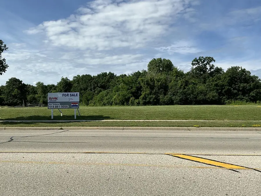 9501 W DREXEL AVENUE, Franklin, WI 53132 - #2