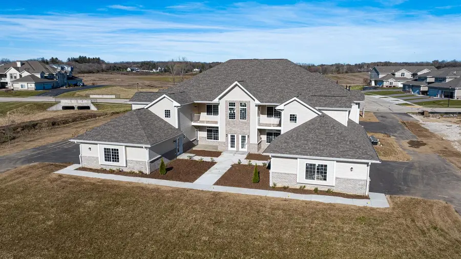 1616 Grey Fox TRAIL #E, Mukwonago, WI 53149 - #2