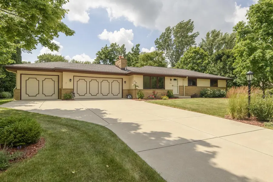 2985 S 126th STREET, New Berlin, WI 53151 - #2