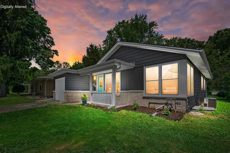 918 W Moreland BOULEVARD, Waukesha, WI 53188 - #3