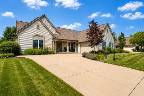 1122 River Place BOULEVARD, Waukesha, WI 53189