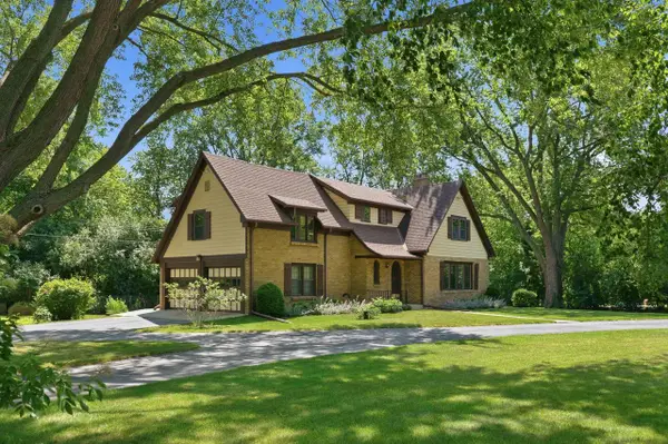 950 Terrace DRIVE, Elm Grove, WI 53122