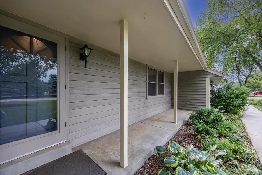 W233S5269 Cottontail TRAIL, Waukesha, WI 53189 - #2