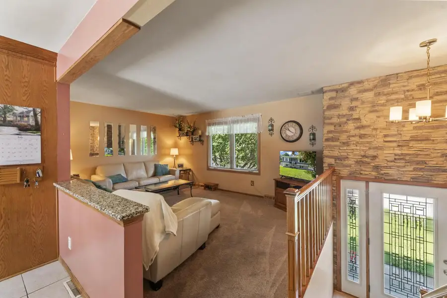 255 Willow DRIVE, Hartland, WI 53029 - #2