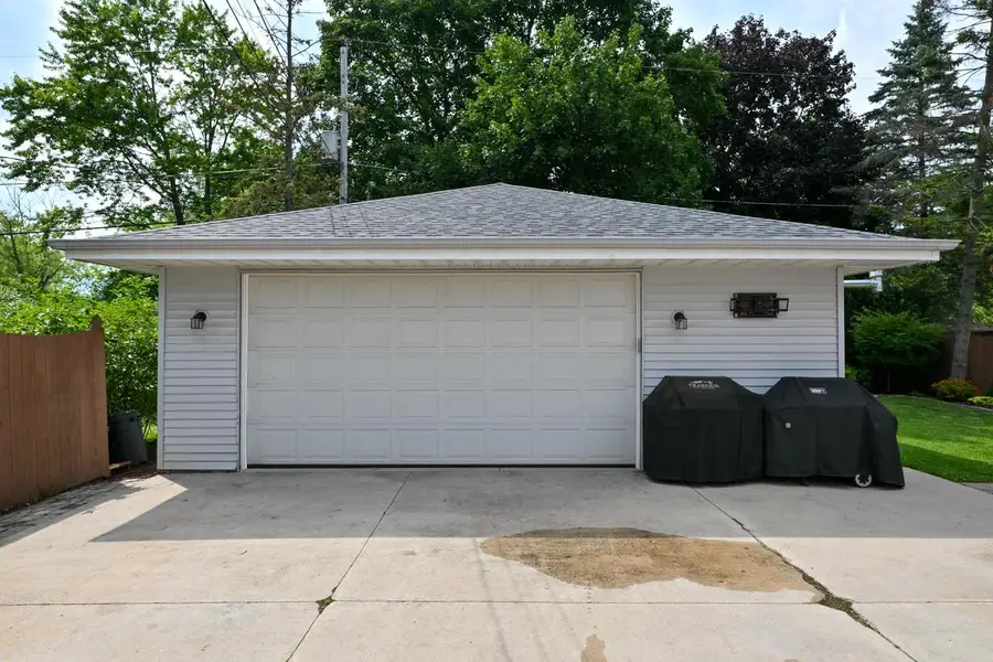W166N8551 Theodore AVENUE, Menomonee Falls, WI 53051 - #3