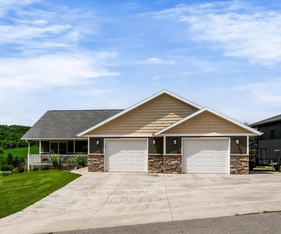 N8121 Badger LANE, Mindoro, WI 54644 - #2