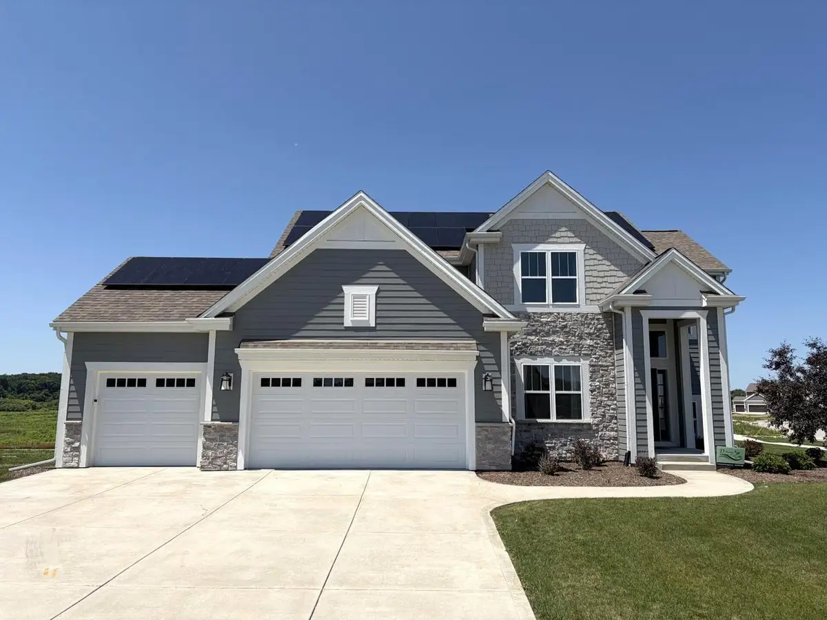 W256N6649 Beaver Creek LANE, Sussex, WI 53089 - #1