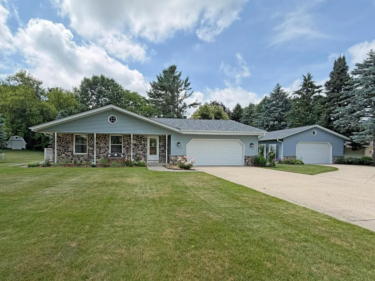 4861 Briarvale DRIVE, West Bend, WI 53095 - #1