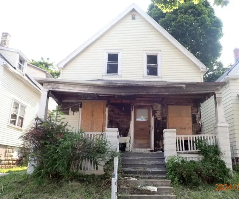 2922 N 17th STREET, Milwaukee, WI 53206 - #1