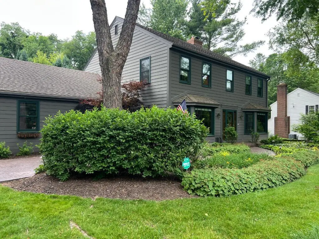 290 Fieldstone ROAD, Delafield, WI 53018 - #1