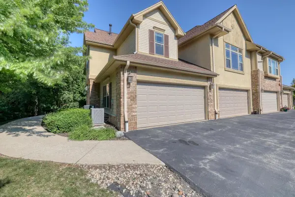 8667 S Deerwood LANE, Franklin, WI 53132
