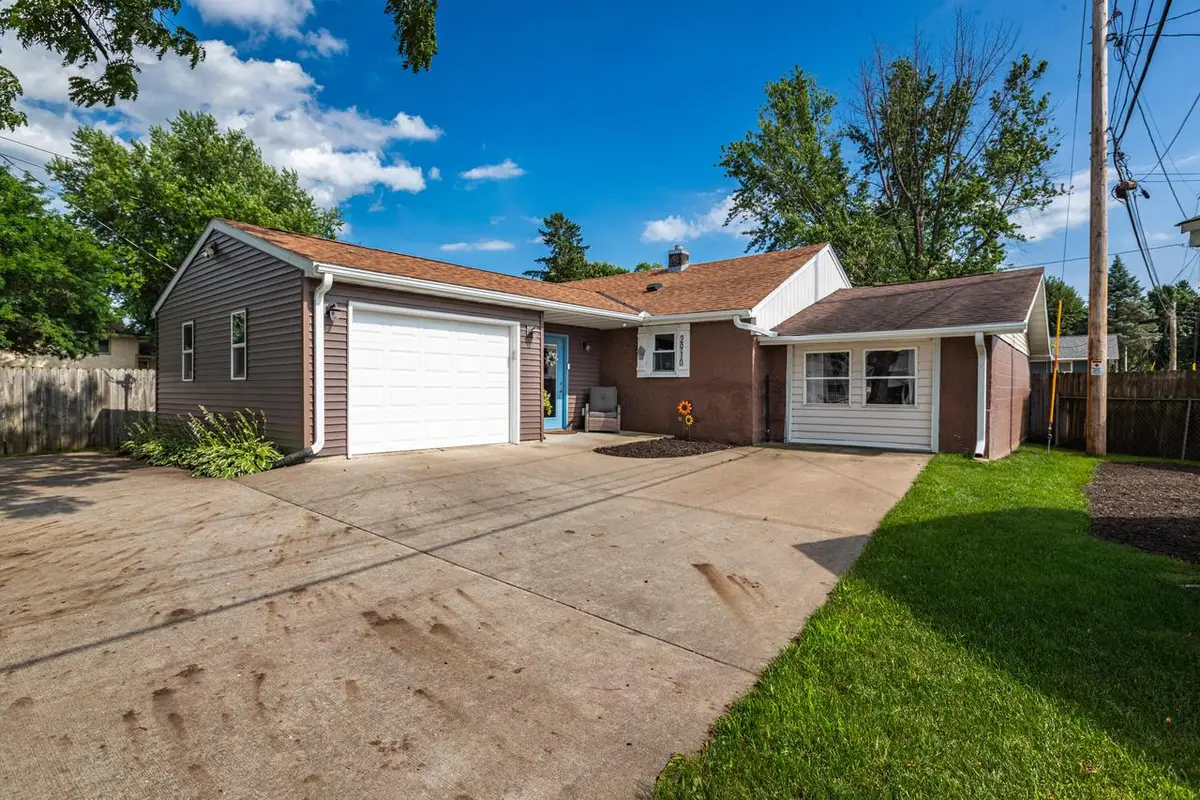 2910 Fairchild STREET E, La Crosse, WI 54601 - #1