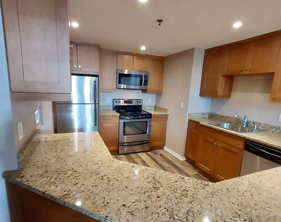 270 E Highland AVENUE #812, Milwaukee, WI 53202 - #2