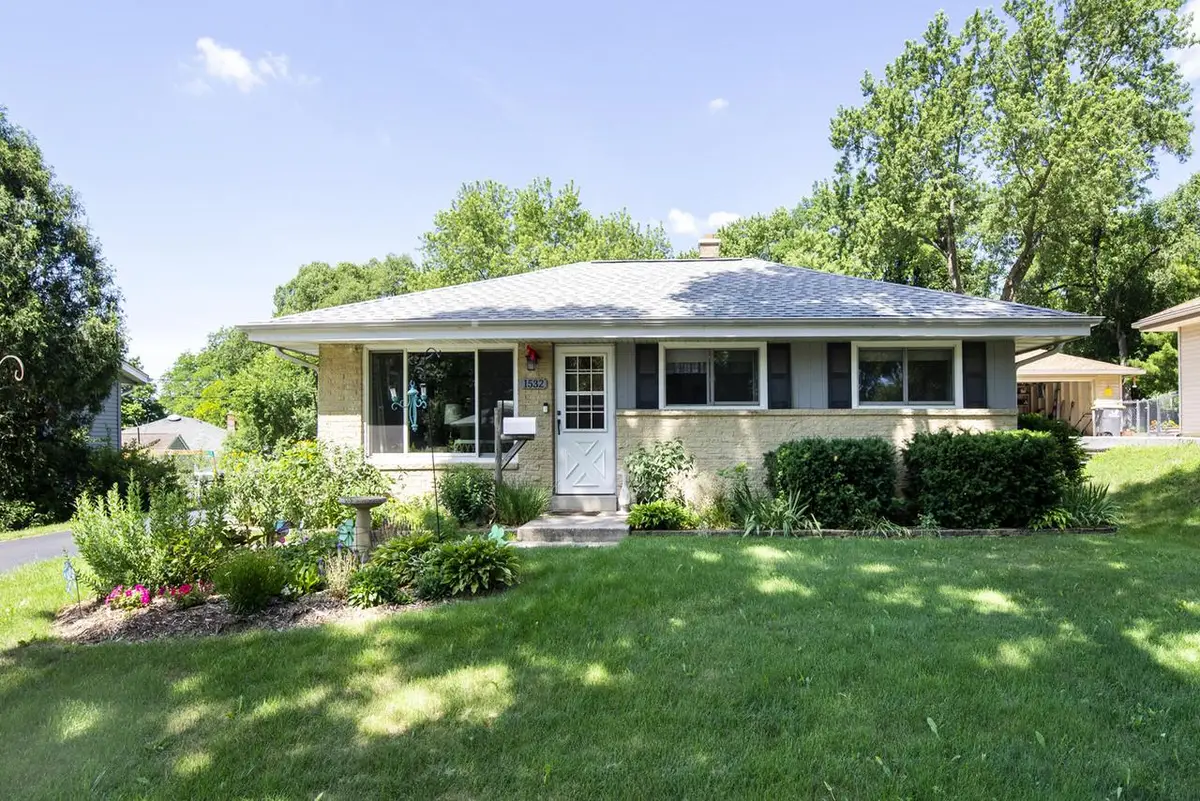 1532 S Grand AVENUE, Waukesha, WI 53189 - #1