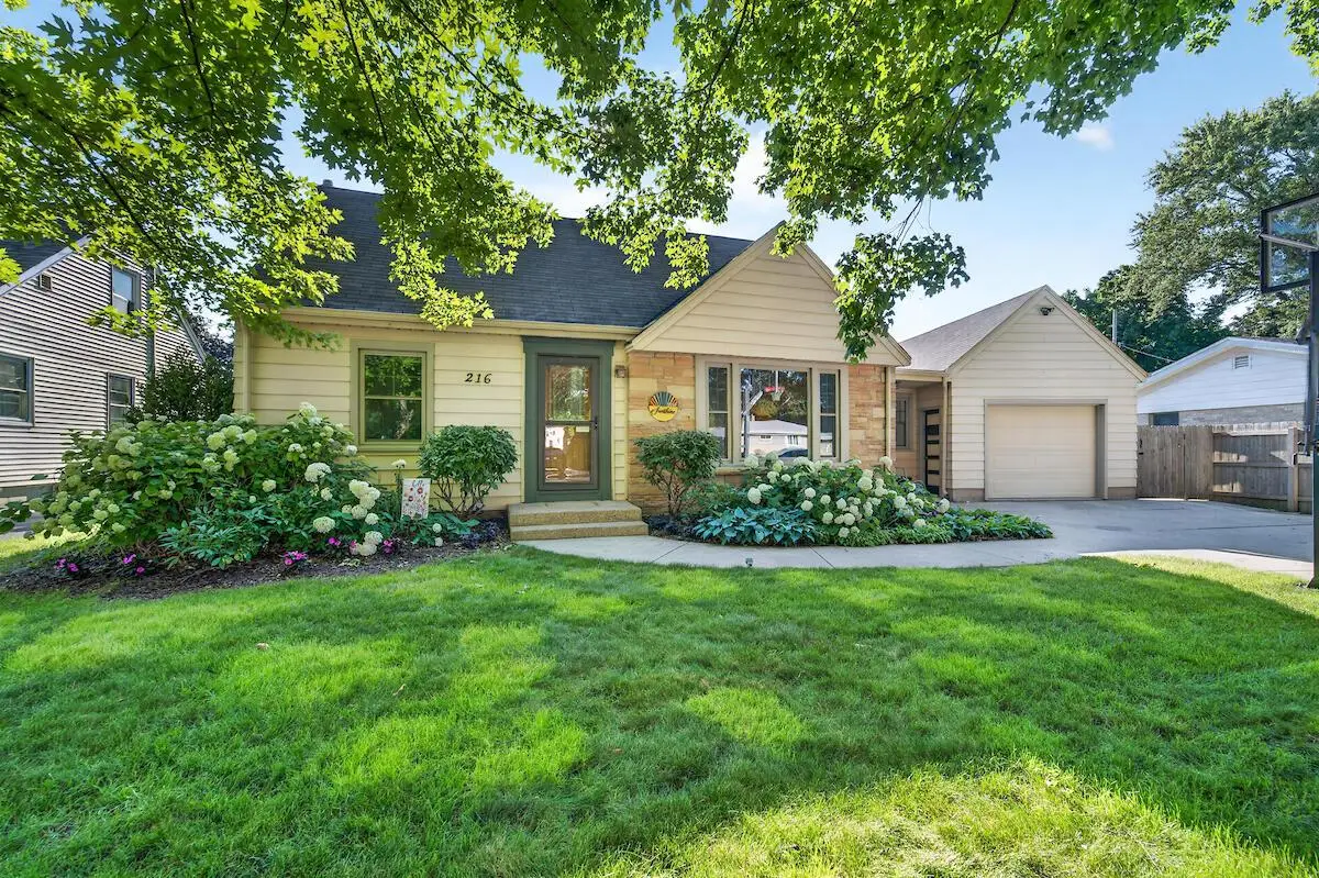 216 S Elmwood AVENUE, Burlington, WI 53105 - #1